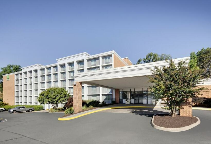 בית מלון כפרי Holiday Inn University Area Charlottesville, An Ihg