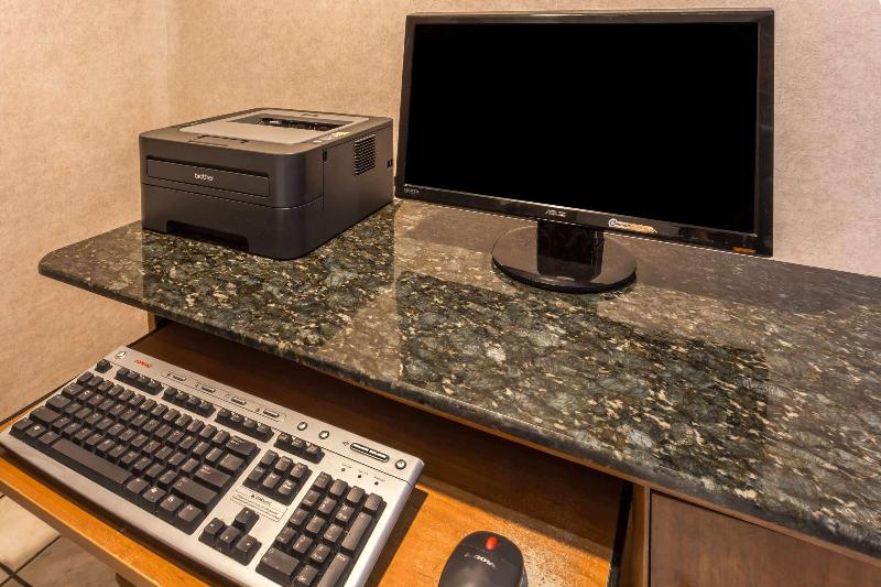 Отель Howard Johnson By Wyndham Phoenix Airport/downtown Area