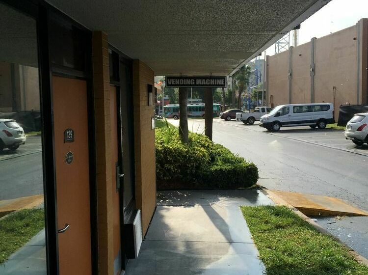 The M Hotel International Drive by Universal Studios