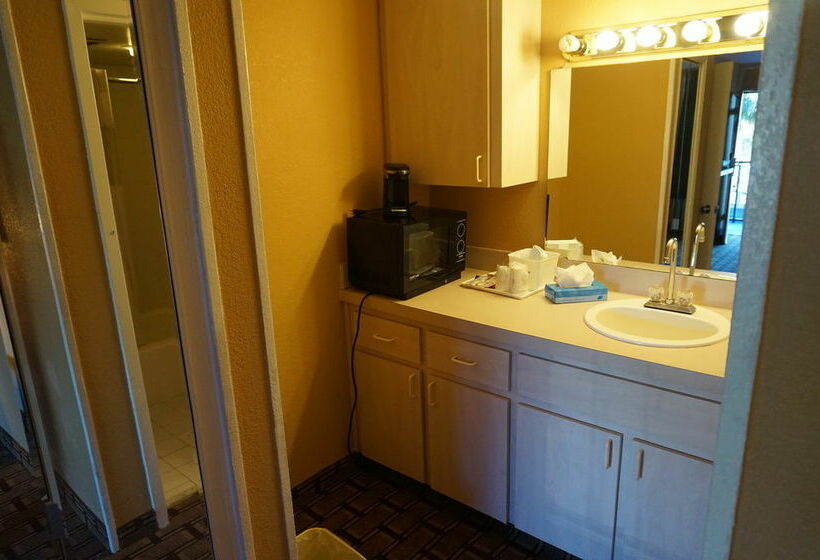 The M Hotel International Drive by Universal Studios