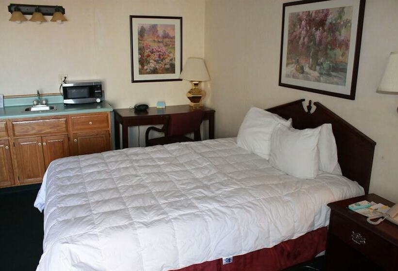 هتل I 80 Inn & Suites