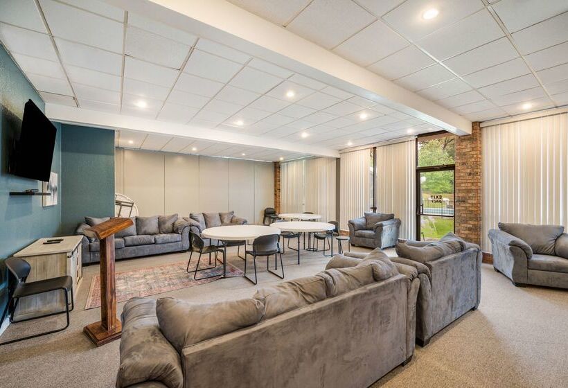 Motel 6 Henderson, Tx