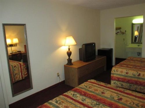 هتل Red Carpet Inn Dothan