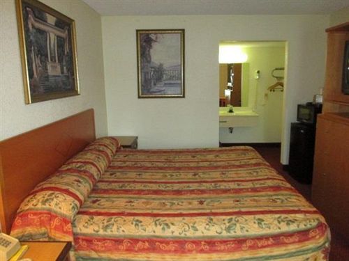 هتل Red Carpet Inn Dothan