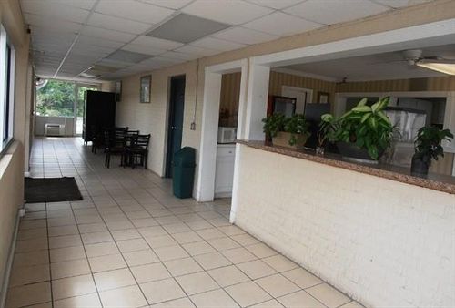 هتل Red Carpet Inn Dothan