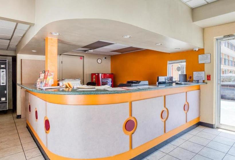 فندق Ameriican Atlanta Inn