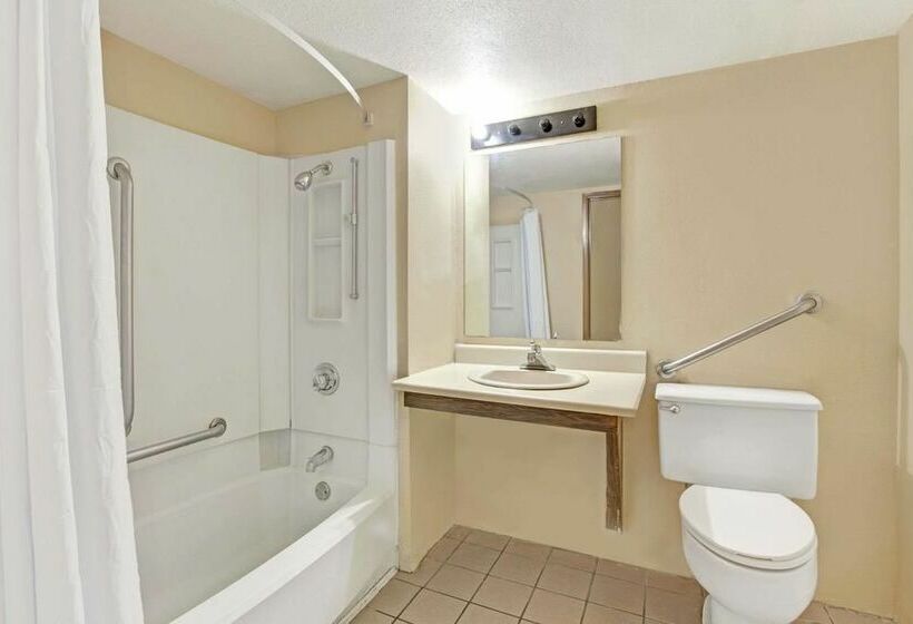 酒店 Monte Carlo Inn