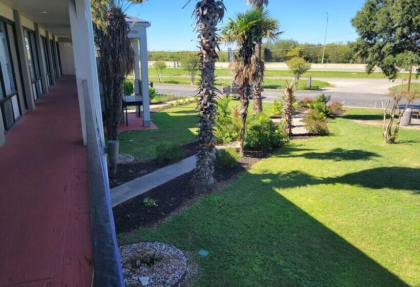 ホテル Knights Inn San Antonio Near Frost Bank Center