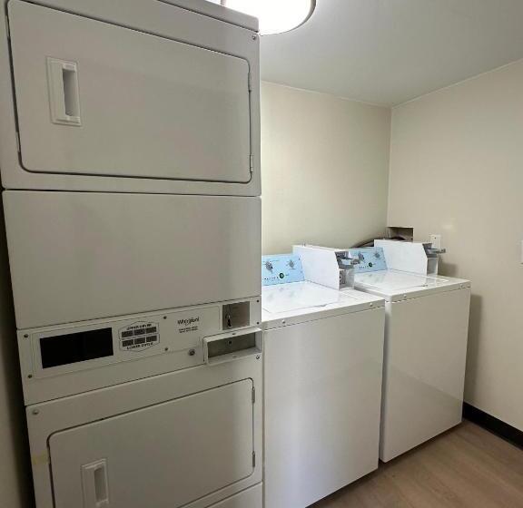 هتل Red Roof Inn Richmond, Va   W Broad St