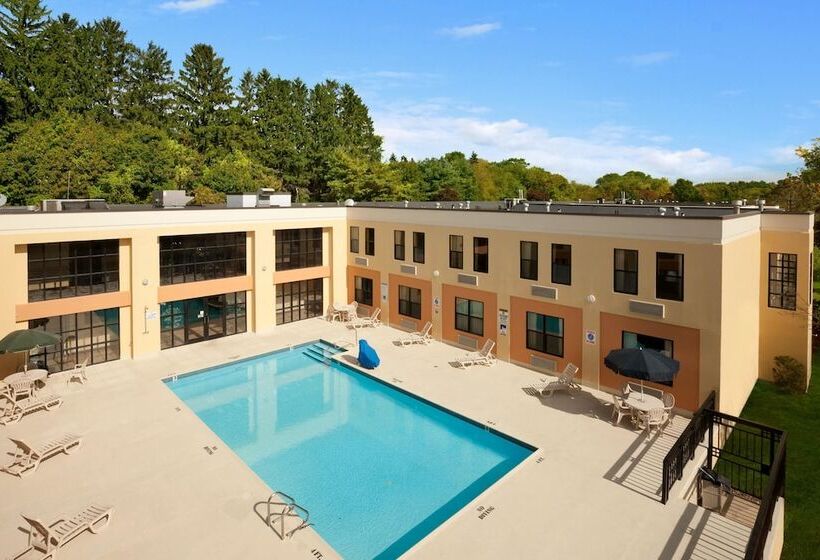 فندق La Casa Inn & Suites Middleboro