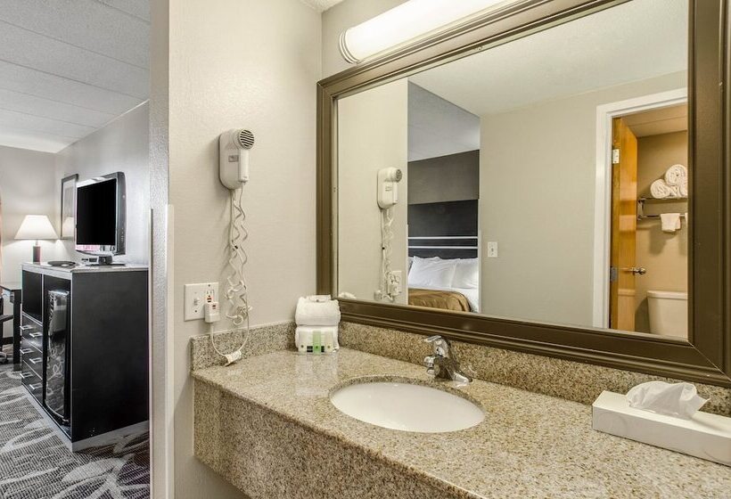 فندق La Casa Inn & Suites Middleboro