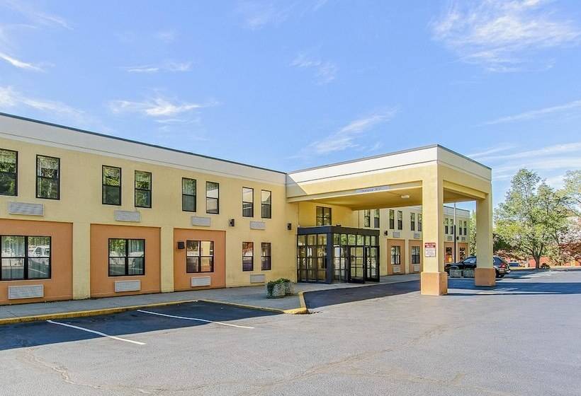 فندق La Casa Inn & Suites Middleboro