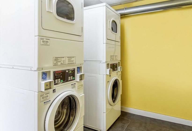 فندق La Casa Inn & Suites Middleboro