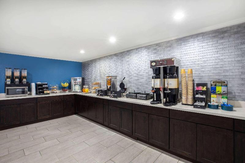 فندق La Quinta Inn By Wyndham Everett