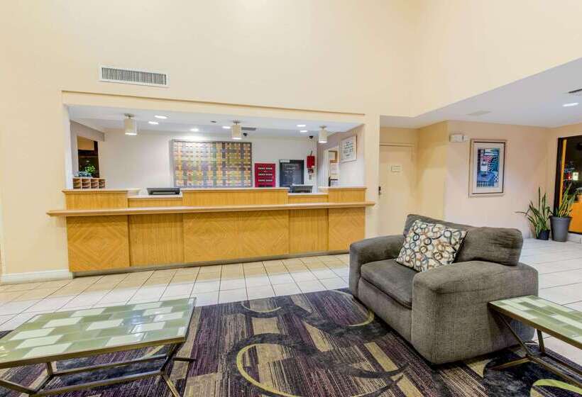 هتل La Quinta By Wyndham Ft Lauderdale Cypress Creek