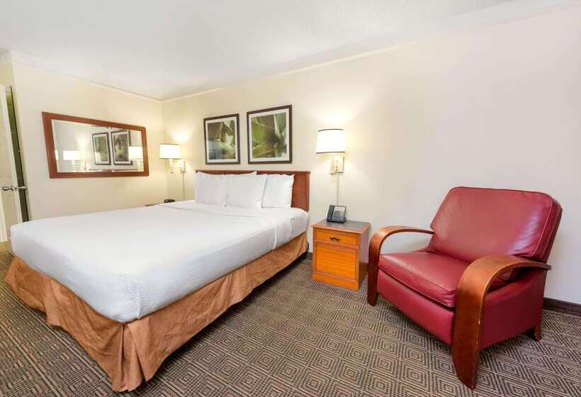 هتل La Quinta By Wyndham Ft Lauderdale Cypress Creek