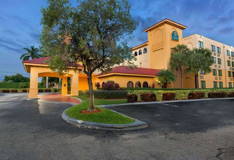 هتل La Quinta By Wyndham Ft Lauderdale Cypress Creek