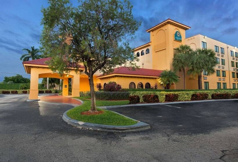 酒店 La Quinta By Wyndham Ft Lauderdale Cypress Creek