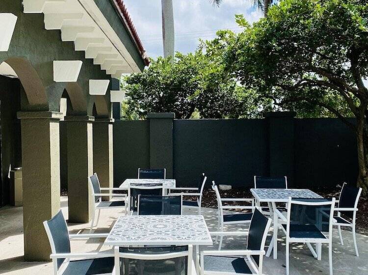 هتل La Quinta By Wyndham Ft Lauderdale Cypress Creek
