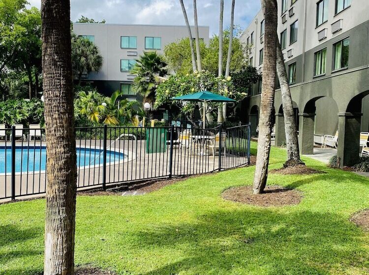 酒店 La Quinta By Wyndham Ft Lauderdale Cypress Creek