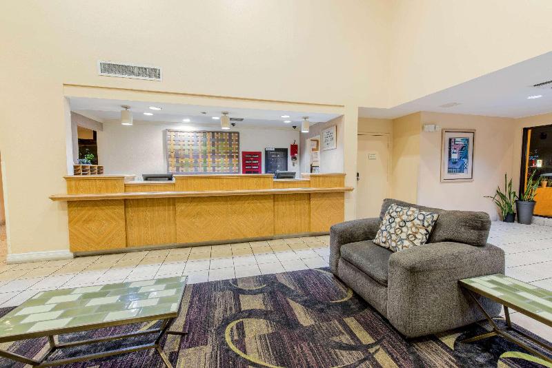 هتل La Quinta By Wyndham Ft Lauderdale Cypress Creek