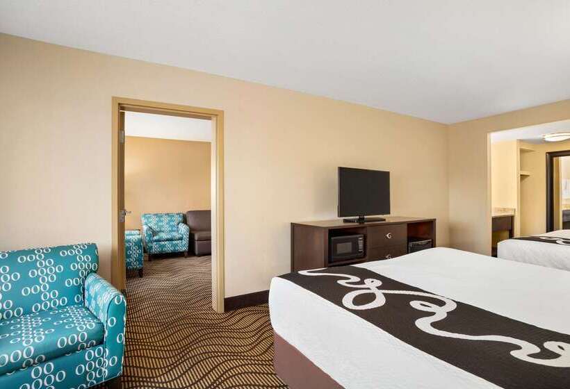 Отель La Quinta Inn & Suites By Wyndham Richmondmidlothian