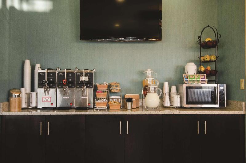 Отель La Quinta Inn & Suites By Wyndham Richmondmidlothian