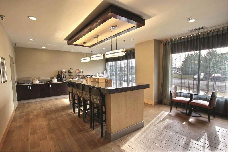 Отель La Quinta Inn & Suites By Wyndham Richmondmidlothian