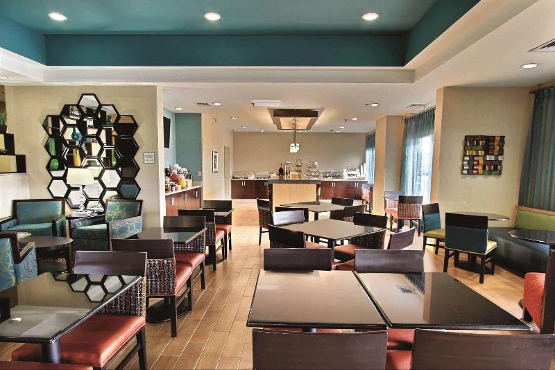 Отель La Quinta Inn & Suites By Wyndham Richmondmidlothian