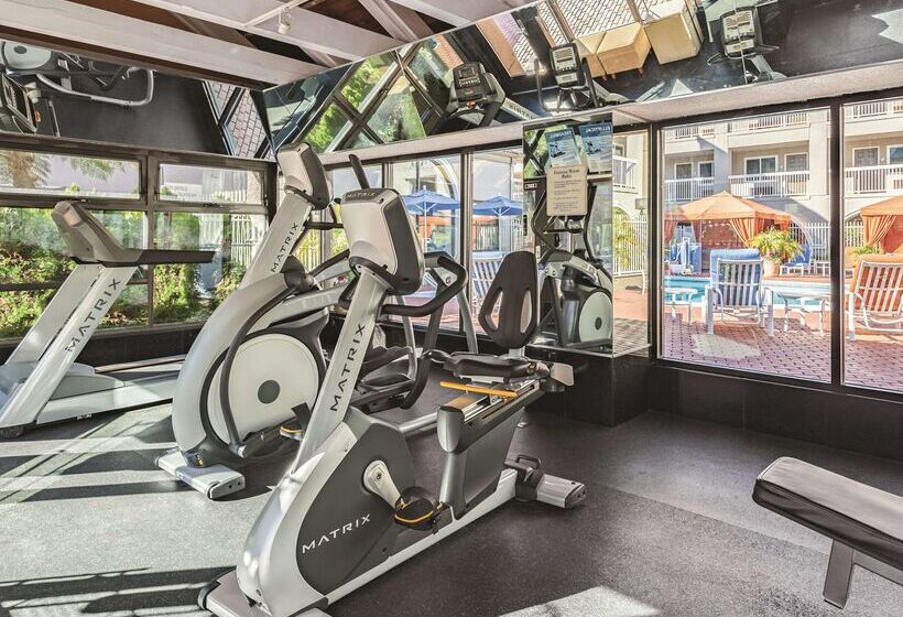 Отель La Quinta By Wyndham San Francisco Airport West