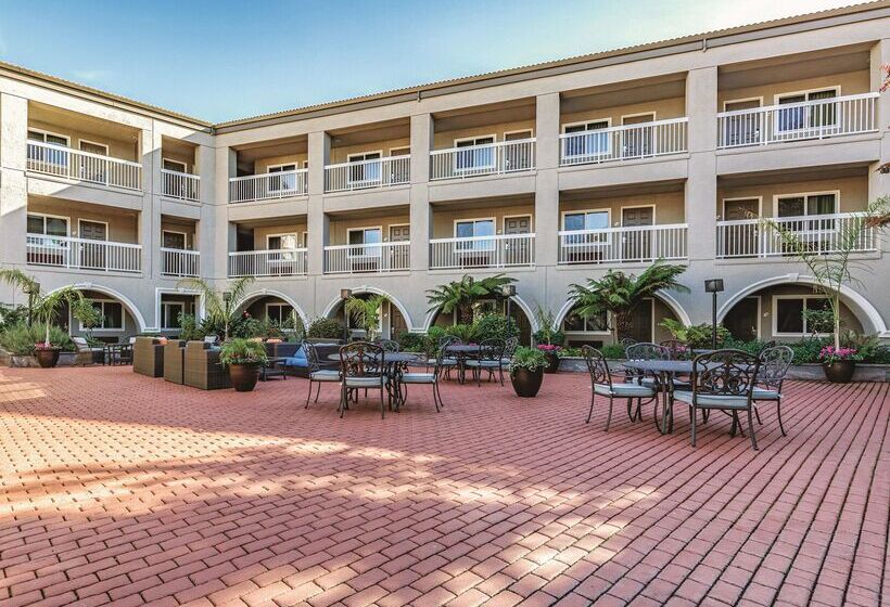 Отель La Quinta By Wyndham San Francisco Airport West