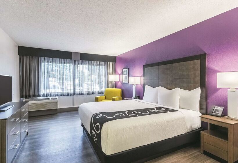 Отель La Quinta By Wyndham Virginia Beach