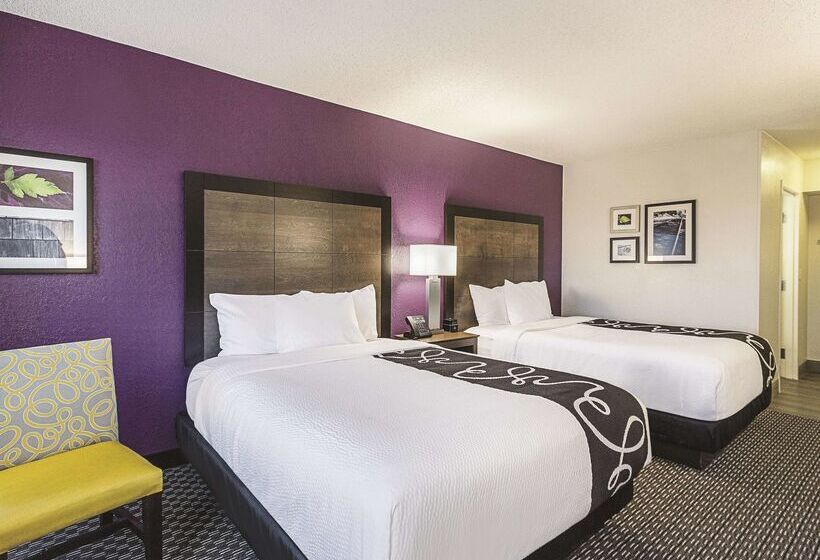 Отель La Quinta By Wyndham Virginia Beach