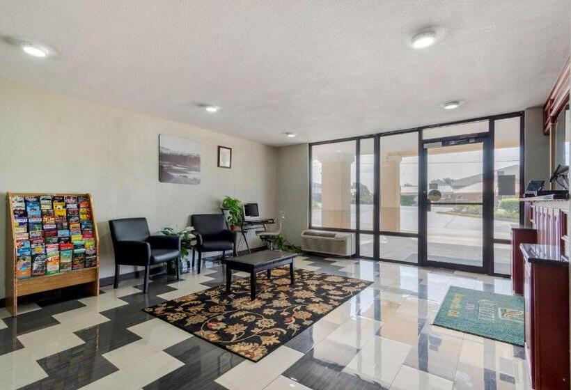 Отель Quality Inn