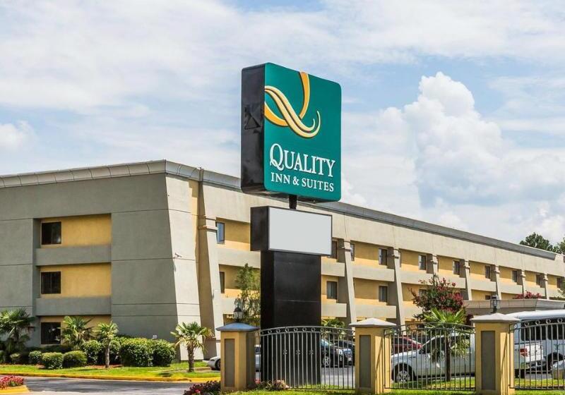 Отель Quality Inn