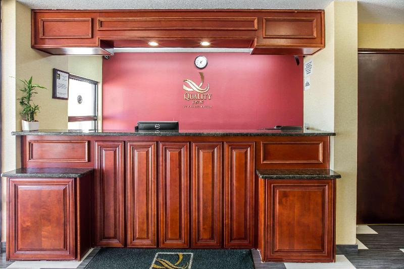 Отель Quality Inn