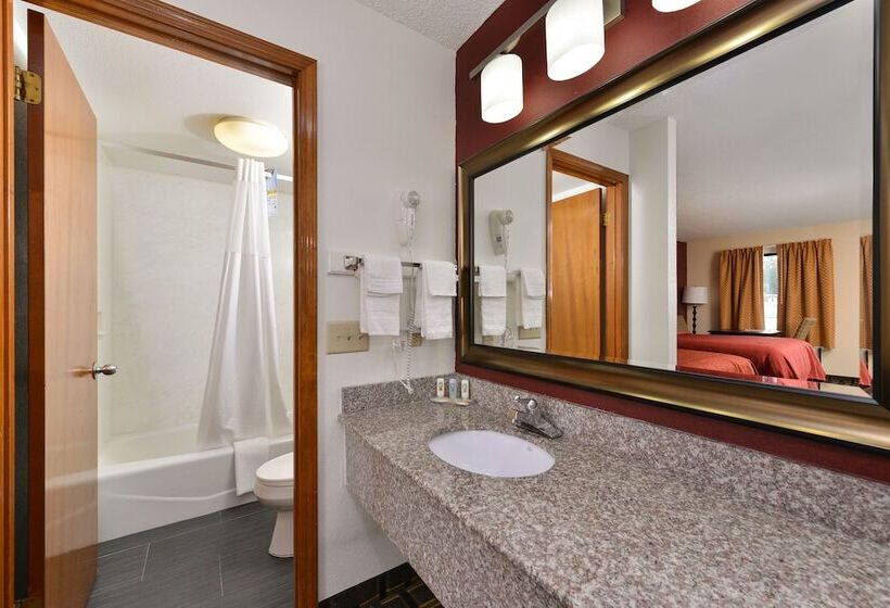 Отель Quality Inn