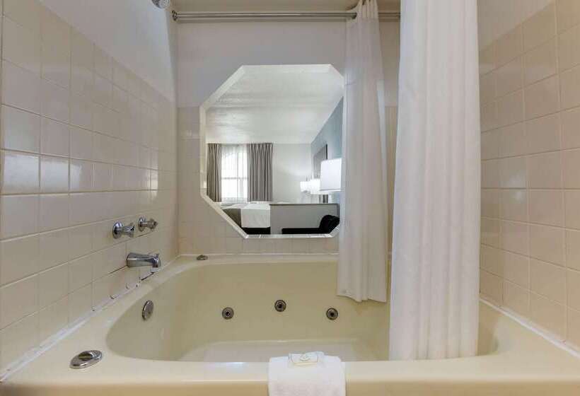 فندق Quality Inn Alexis Rd