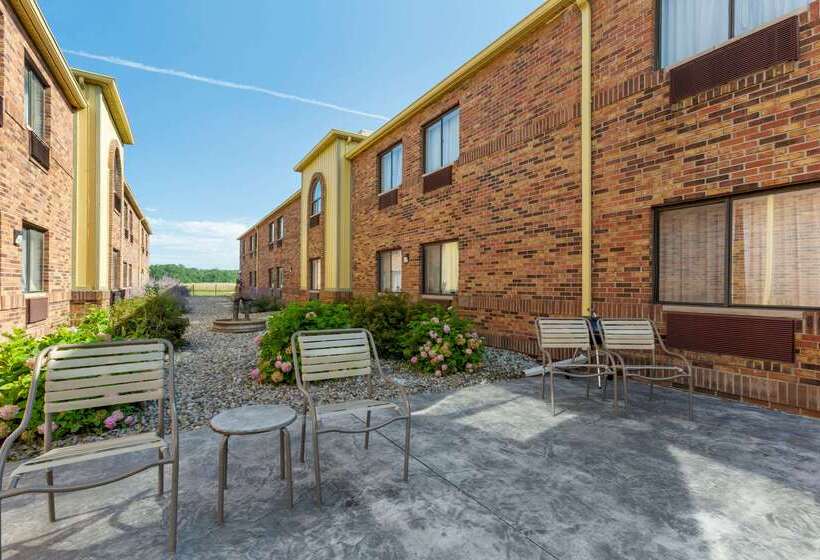 فندق Quality Inn Alexis Rd