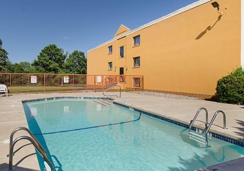 Отель Quality Inn And Suites