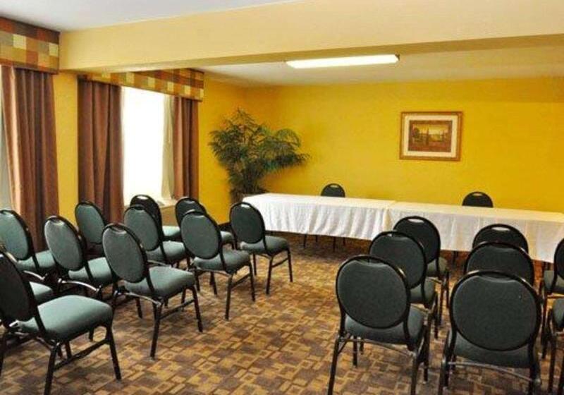 בית מלון כפרי Quality Inn Asheboro South