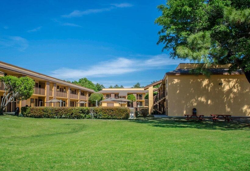 فندق Quality Inn At Eglin Afb