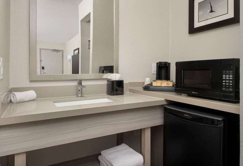 فندق Quality Inn Atlantic Beachmayo Clinic Jax Area