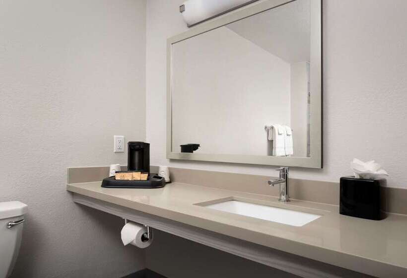 فندق Quality Inn Atlantic Beachmayo Clinic Jax Area