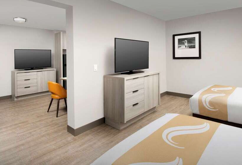 בית מלון כפרי Quality Inn Atlantic Beachmayo Clinic Jax Area