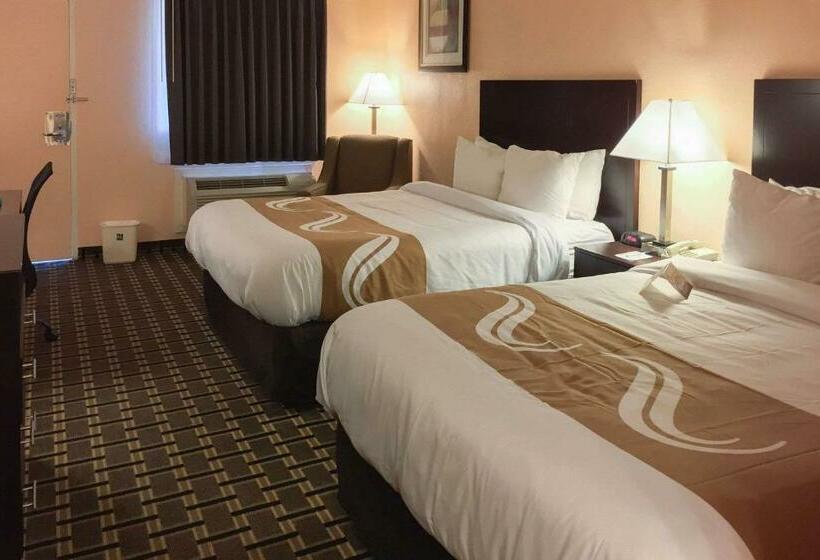 Отель Quality Inn & Suites