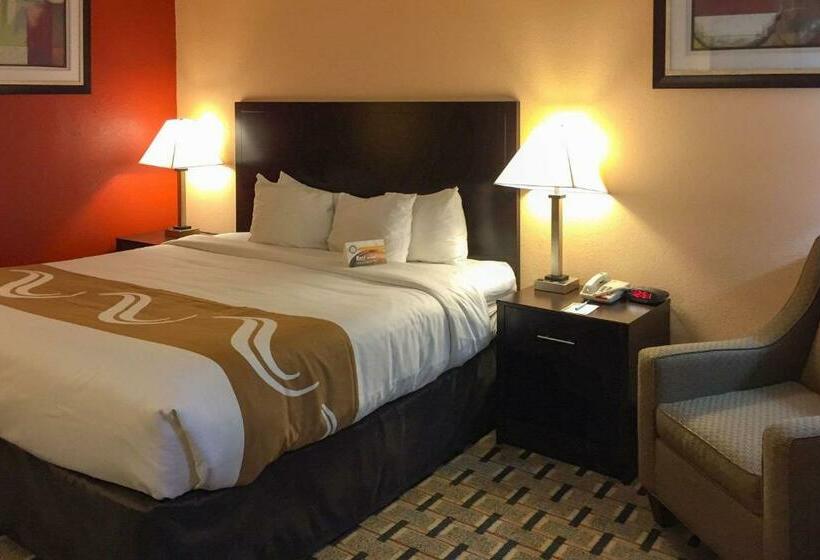 Отель Quality Inn & Suites