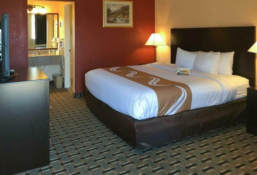 호텔 Quality Inn & Suites