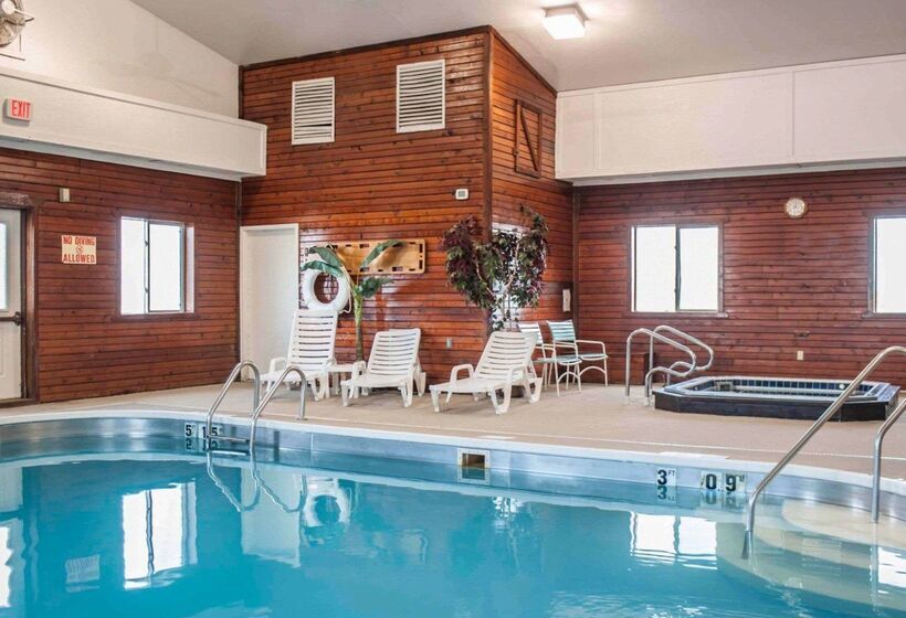 فندق Quality Inn & Suites Boonville   Columbia