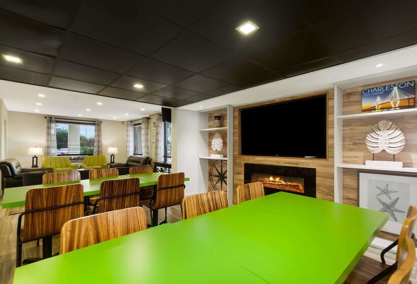 Отель Quality Inn Coliseum